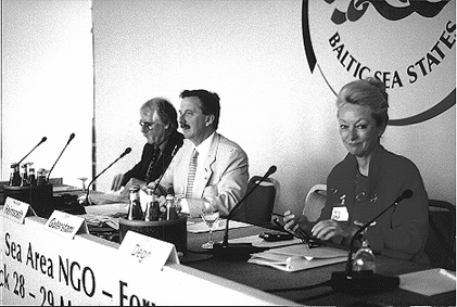 Gerd Poppe, Hans-Jürgen Heimsoeth & Helle Degn (60kB)